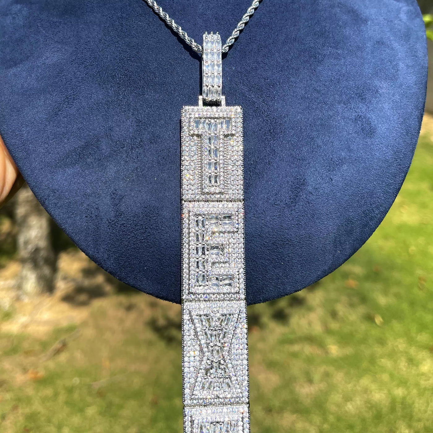 ICED Vertical Custommizable Chain
